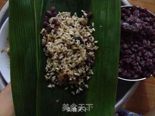 记忆犹新的思乡味道--红糖蜜豆粽子的做法步骤:5