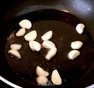 大蒜焖黄鳝段煲-不加一滴水的香浓美味的做法步骤:6