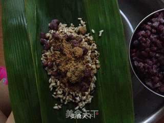 记忆犹新的思乡味道--红糖蜜豆粽子的做法步骤:4