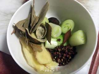 红烧肉的做法步骤:2
