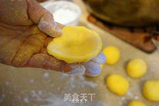 手作豆沙南瓜饼的做法步骤:6
