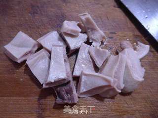 麻辣香肠猪肚炒娃娃菜的做法步骤：4