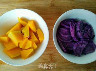 健康下午茶～南瓜芝麻饼～紫薯芝麻饼的做法步骤：1