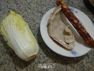 麻辣香肠猪肚炒娃娃菜的做法步骤：1