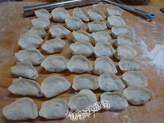头伏饺子——扁豆馅儿饺子的做法步骤:13
