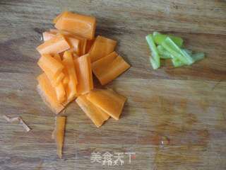 双椒豆腐泡的做法步骤:3
