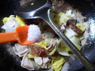 麻辣香肠猪肚炒娃娃菜的做法步骤：11