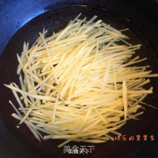 清炒土豆丝(微辣版)的做法步骤:5