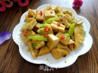 双椒豆腐泡的做法步骤:11