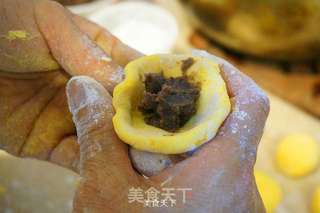 手作豆沙南瓜饼的做法步骤:7