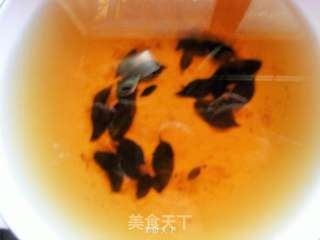 紫苏路边荆炒鸡的做法步骤:2