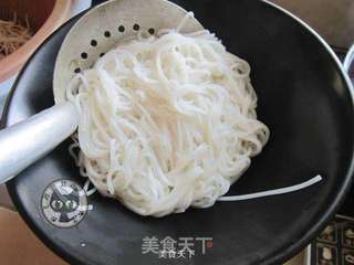 越式干拌米粉的做法步骤:2
