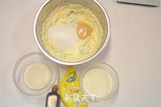 盈太美食俱乐部---风情万种的慕斯杯子蛋糕的做法步骤:10