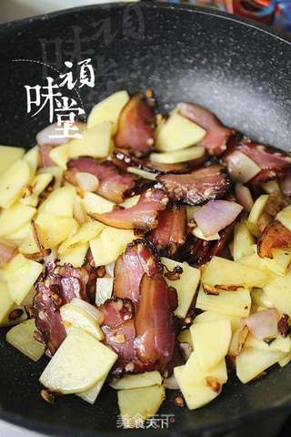 腊肉土豆焖饭的做法步骤:8