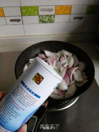 洋葱腊五花的做法步骤:5