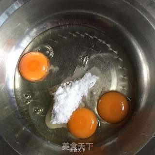 纸杯海绵蛋糕的做法步骤:2