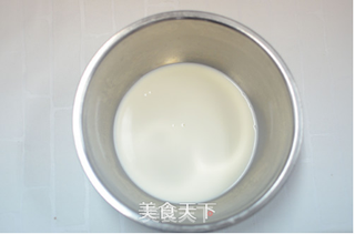 盈太美食俱乐部---风情万种的慕斯杯子蛋糕的做法步骤:6