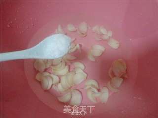 莲子百合糖水的做法步骤:2