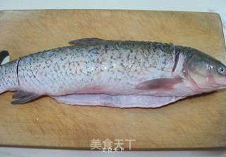 啤酒炖草鱼的做法步骤:2