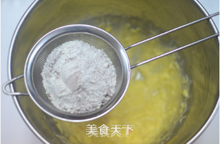 盈太美食俱乐部---风情万种的慕斯杯子蛋糕的做法步骤:3
