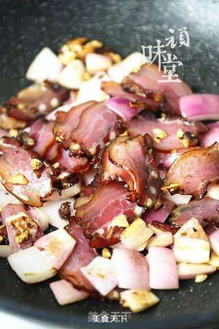 腊肉土豆焖饭的做法步骤:7