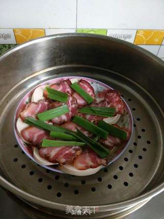 素鸡蒸腊五花的做法步骤:5