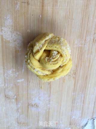 南瓜椰蓉面包的做法步骤:12