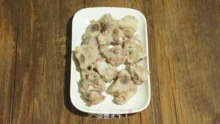 淮山茯苓薏米去湿暖胃汤的做法步骤:3