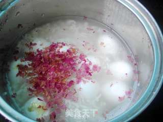玫瑰花酒酿窝蛋的做法步骤:6