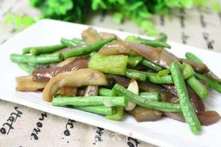 夏日餐桌上最家常的茄子炒豇豆的做法步骤:5