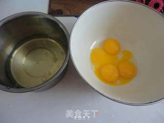 巧克力戚风蛋糕的做法步骤:2