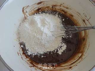 巧克力戚风蛋糕的做法步骤:7