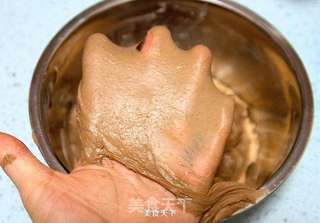 蔓越莓巧克力软欧包的做法步骤:2