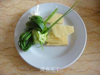 老鸭扁尖汤的做法步骤:2
