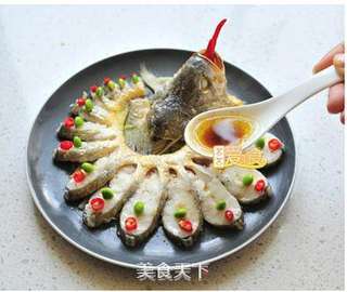 8分钟蒸出夏日最惊艳的宴客鱼——不会做鱼的妹纸看过来的做法步骤:6