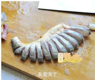 8分钟蒸出夏日最惊艳的宴客鱼——不会做鱼的妹纸看过来的做法步骤:2