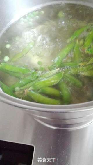 盐水豌豆的做法步骤:2