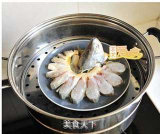 8分钟蒸出夏日最惊艳的宴客鱼——不会做鱼的妹纸看过来的做法步骤:5
