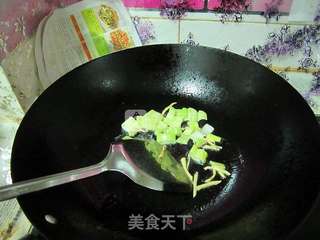 小炒丝瓜的做法步骤:2