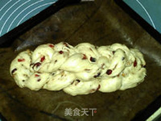 蔓越莓核桃节日面包的做法步骤:17