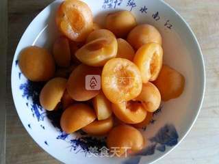 甜杏果酱的做法步骤:2