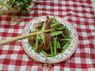 腊肠炒芹菜的做法步骤:10