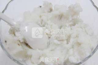 夏日里既美味又养生甜点——草莓山药泥的做法步骤:3
