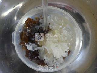 双耳玉米片大米粥的做法步骤:2