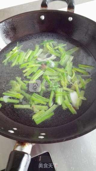 菠菜鸡蛋疙瘩汤的做法步骤:5