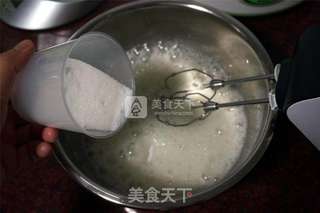粉嫩酸奶生日蛋糕的做法步骤:7