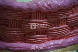 粉嫩酸奶生日蛋糕的做法步骤:14