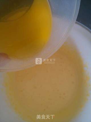 炼乳戚风蛋糕的做法步骤:2