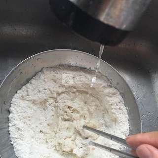麦虾汤的做法步骤:2