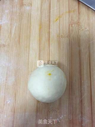 蛋黄南瓜泥花朵面包的做法步骤:9